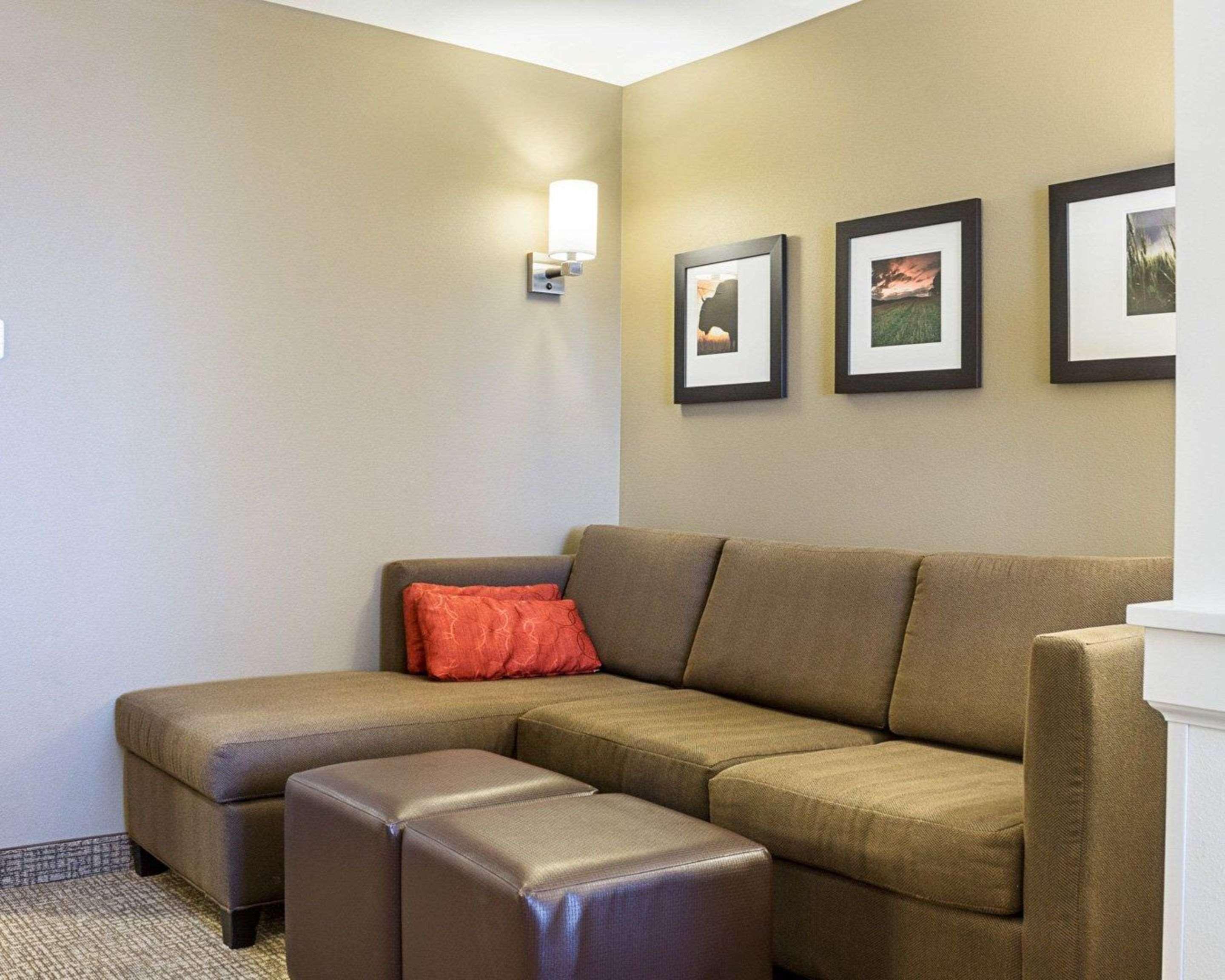 Comfort Suites Fargo Medical Center Экстерьер фото