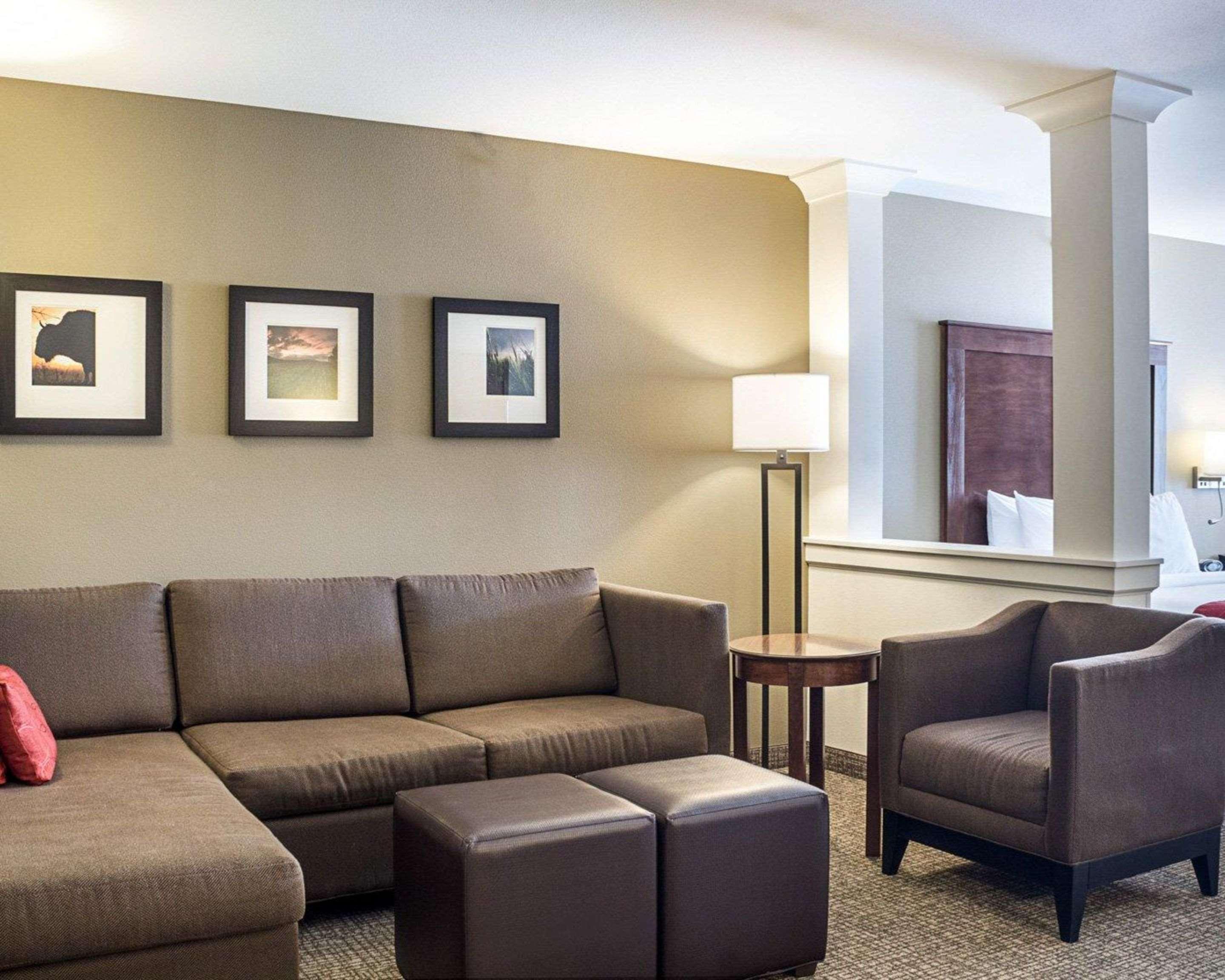 Comfort Suites Fargo Medical Center Экстерьер фото