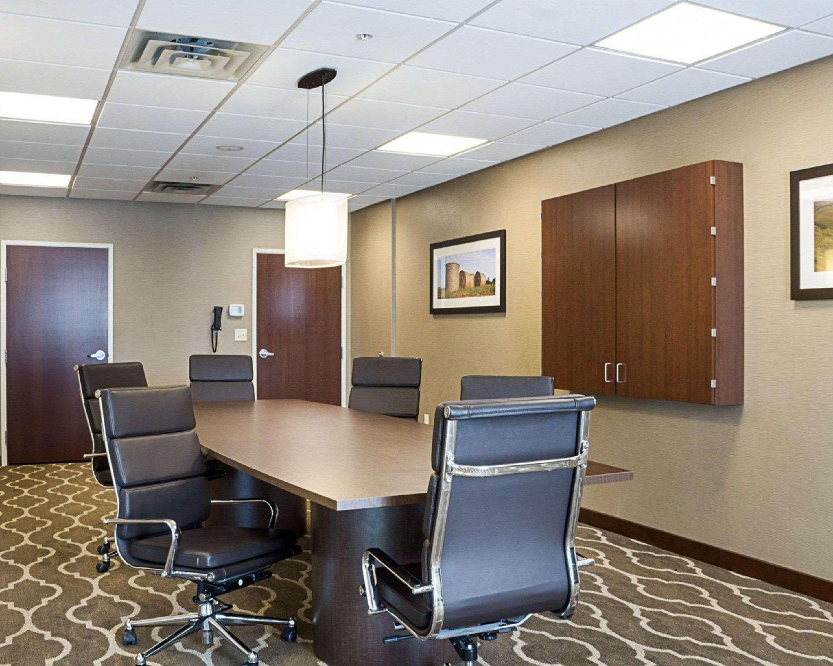 Comfort Suites Fargo Medical Center Экстерьер фото