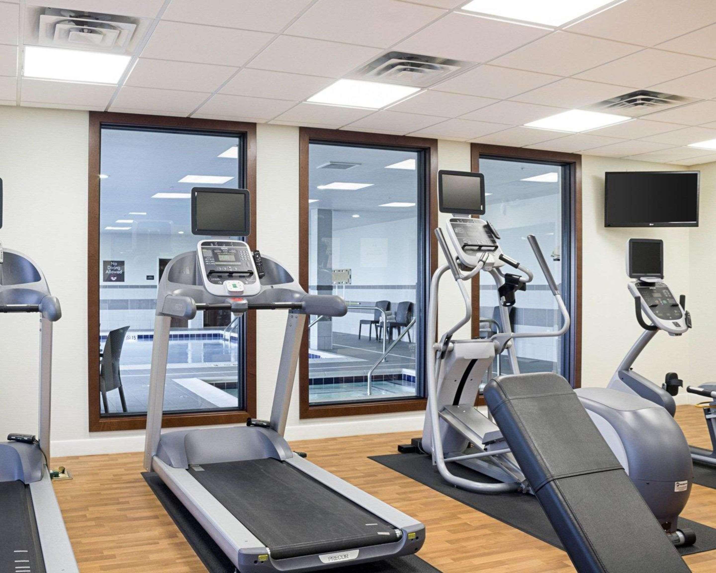 Comfort Suites Fargo Medical Center Экстерьер фото