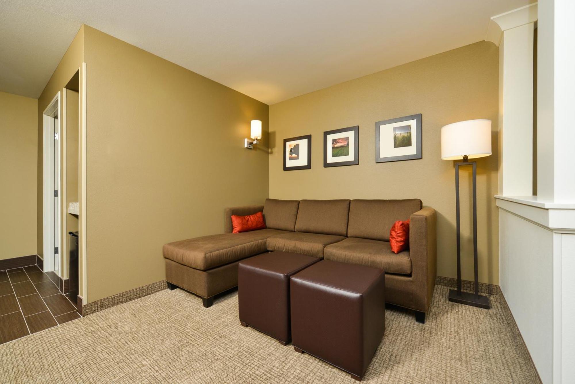 Comfort Suites Fargo Medical Center Экстерьер фото