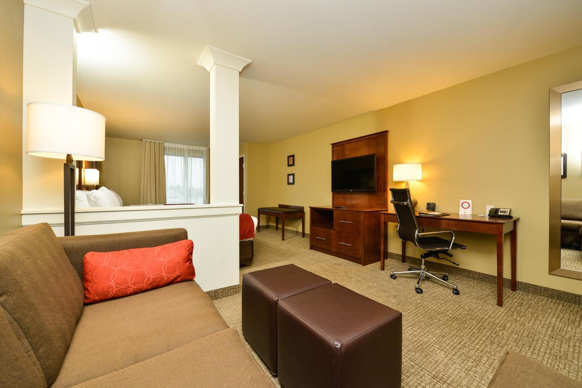 Comfort Suites Fargo Medical Center Экстерьер фото