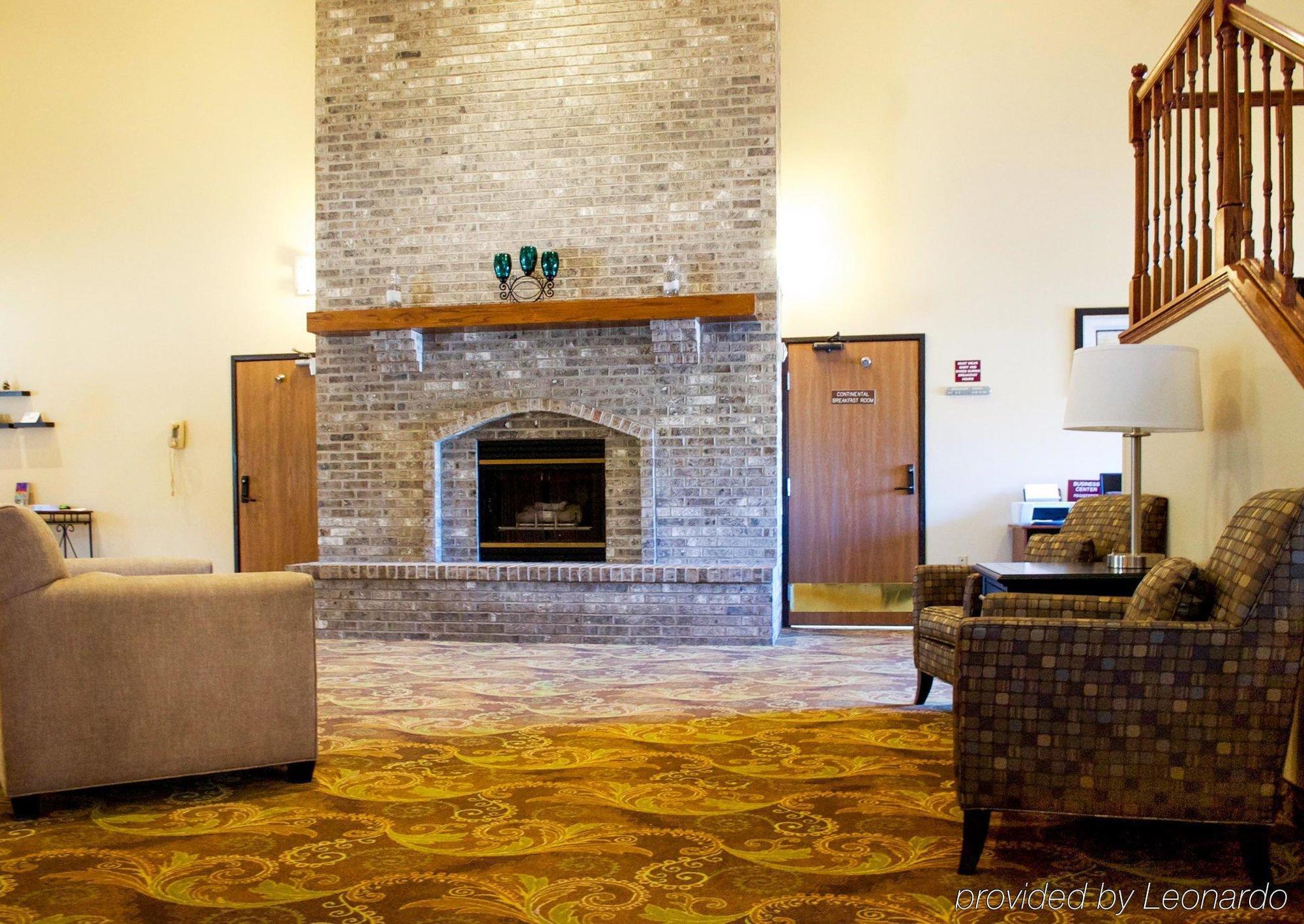 Comfort Suites Fargo Medical Center Экстерьер фото