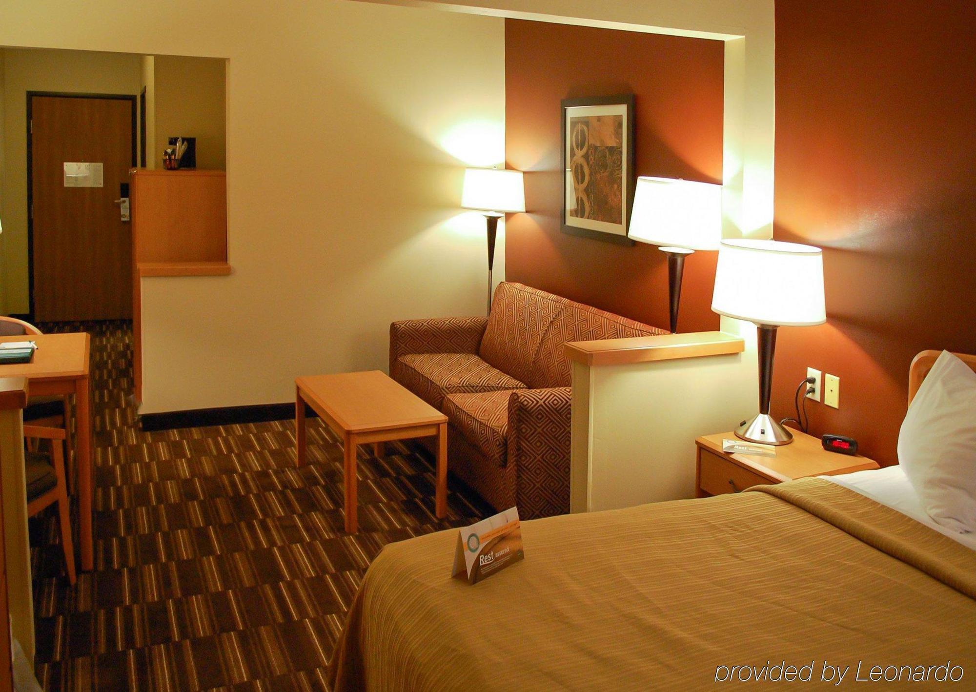 Comfort Suites Fargo Medical Center Экстерьер фото