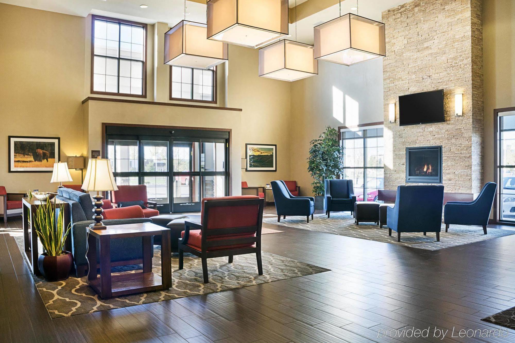 Comfort Suites Fargo Medical Center Экстерьер фото