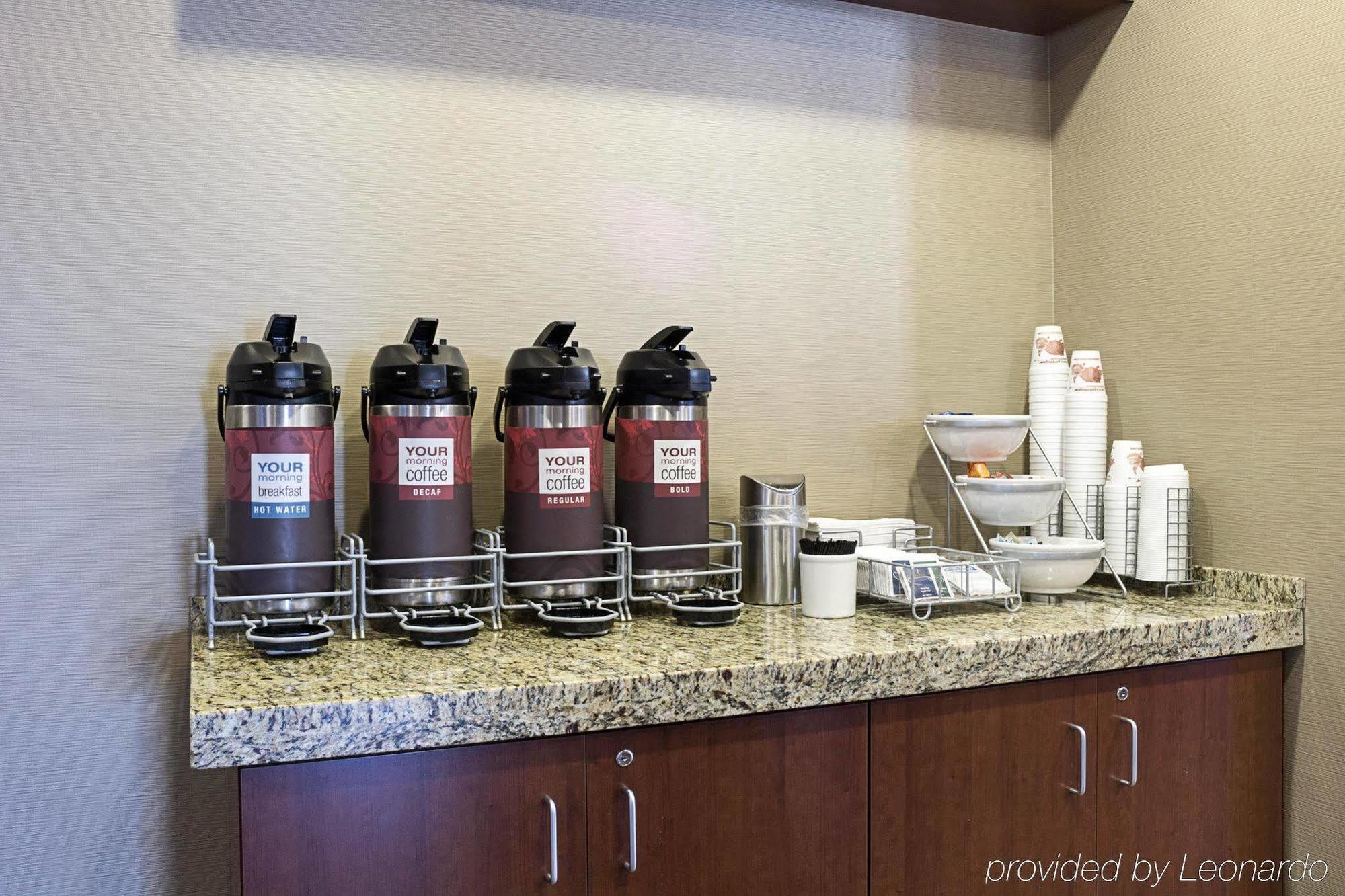 Comfort Suites Fargo Medical Center Экстерьер фото