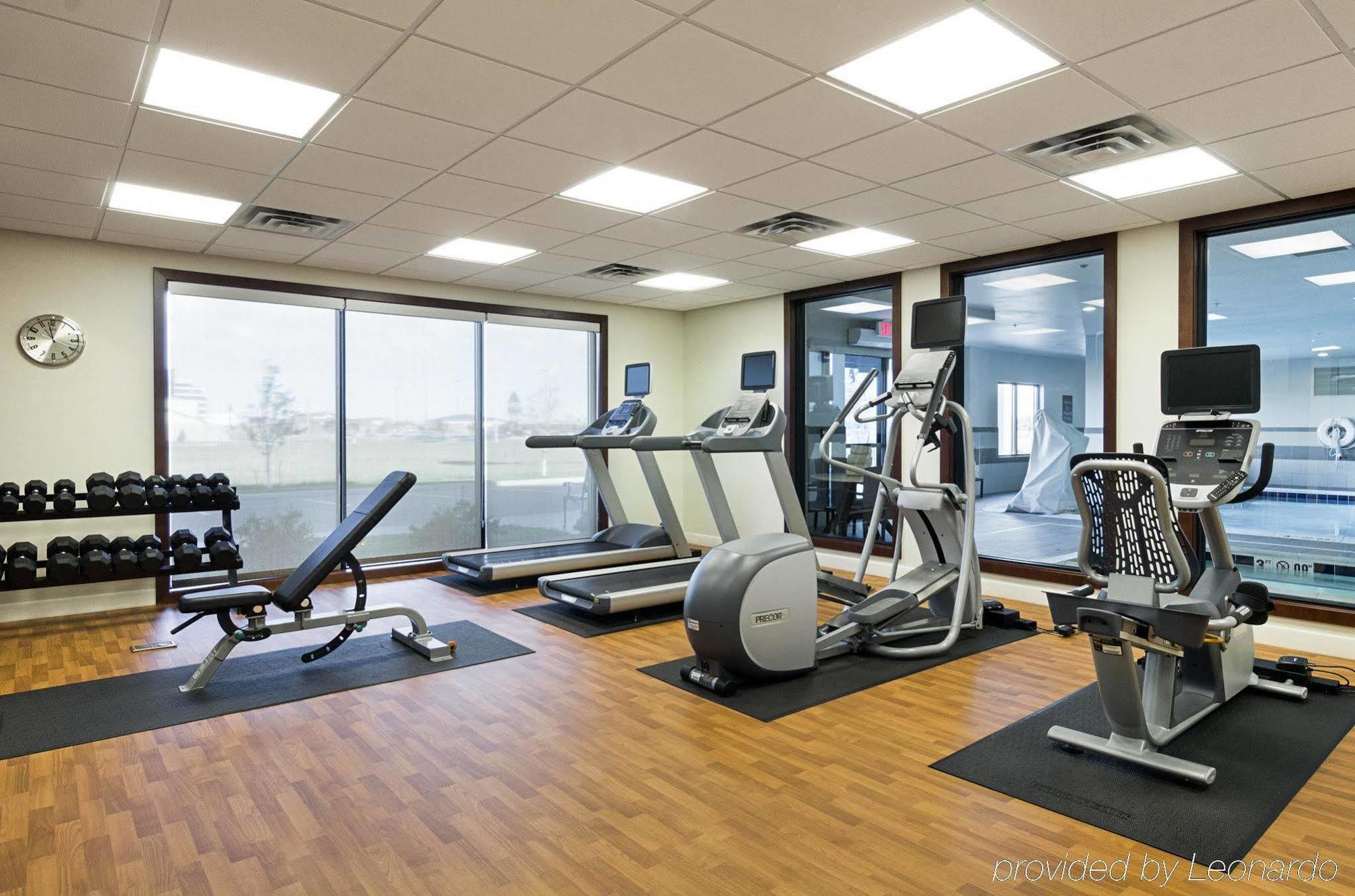 Comfort Suites Fargo Medical Center Экстерьер фото