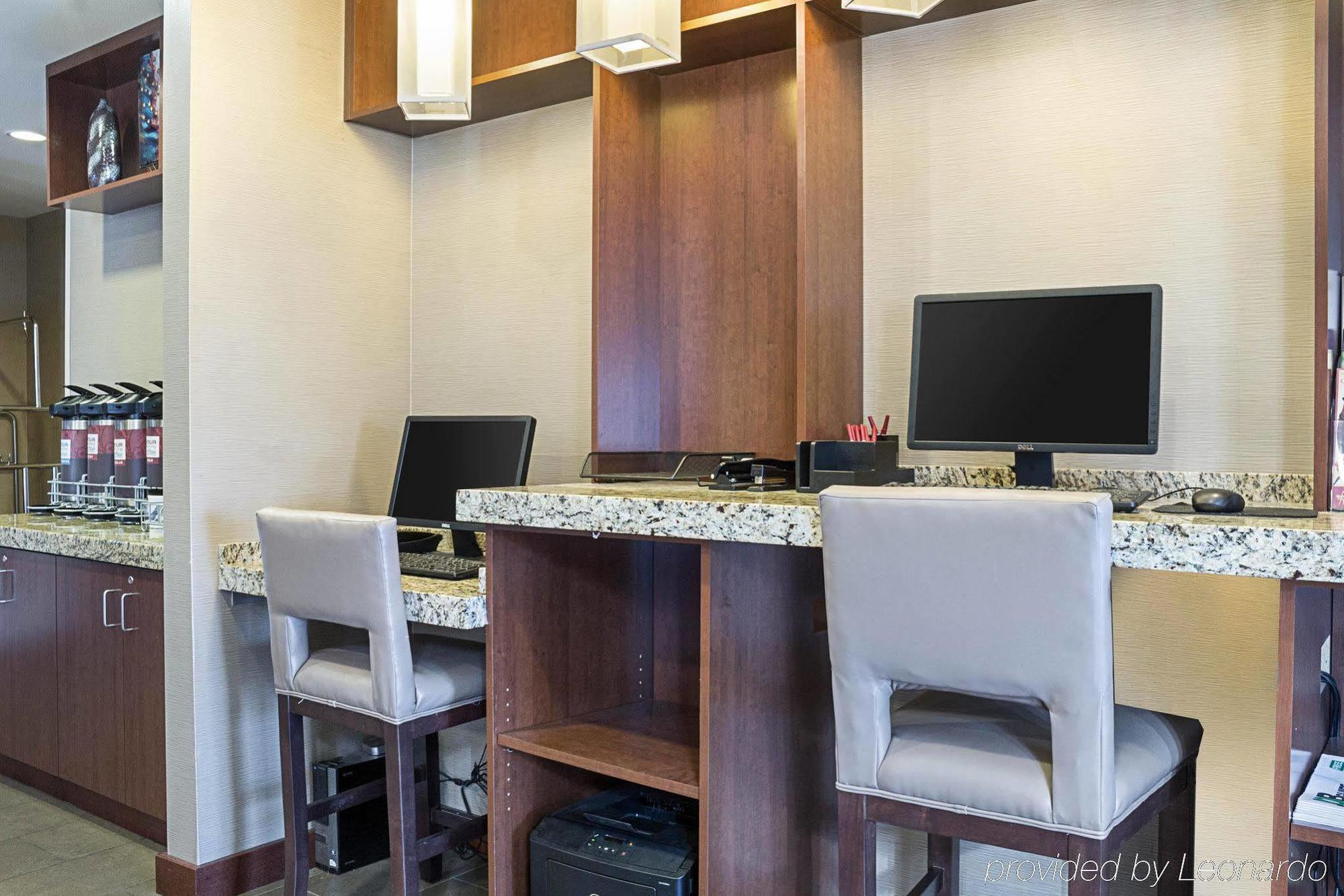 Comfort Suites Fargo Medical Center Экстерьер фото
